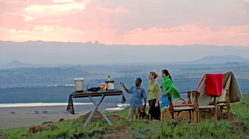 Three Tree Hill Spioenkop South Africa Bergville terrace Reserve Wildlife four star luxury comfort drakensberg family eco lodge accommodation safari gem hidden unique adventure spioenkop sundowner champagne adventure safari nature