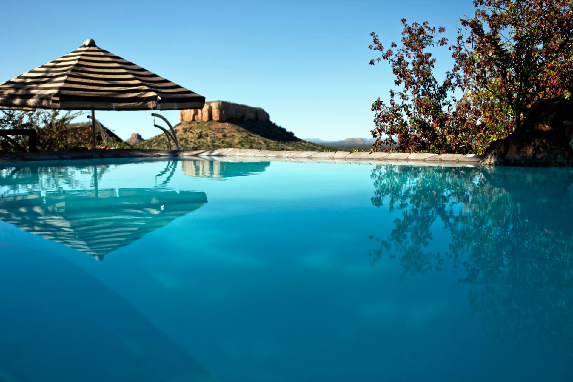 Vingerklip Lodge Farm Mountainbike Mountains Waterhole HikingDamaraland Khorixas View Restaurant Bar unique getaway accommodation Desert Pool