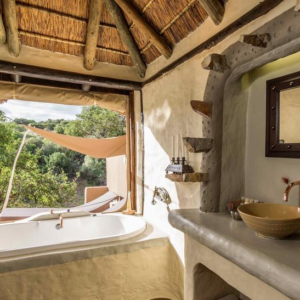 Enjoy a sunset game drive/safari followed by a sundowner & dinner when on holiday in South Africa