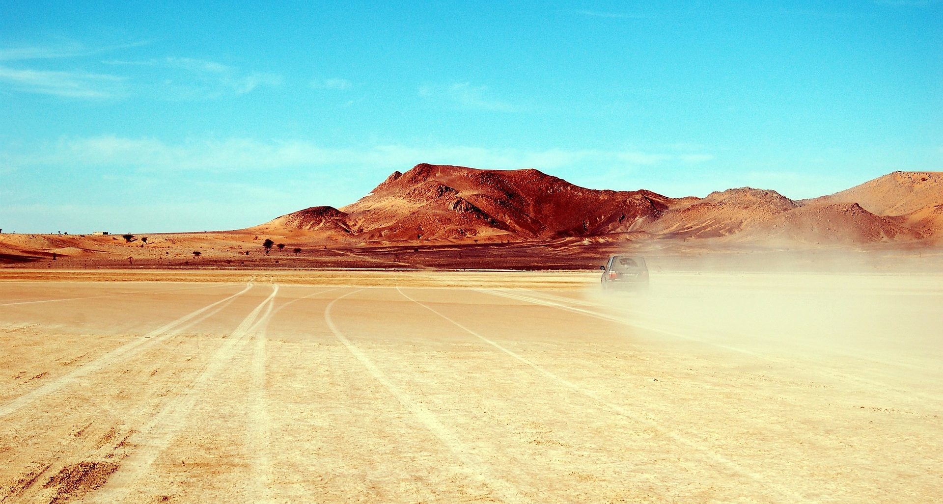 Enjoy a sand sea or hot air balloon trip followed by a champagne breakfast amidst the majestic dunes.
