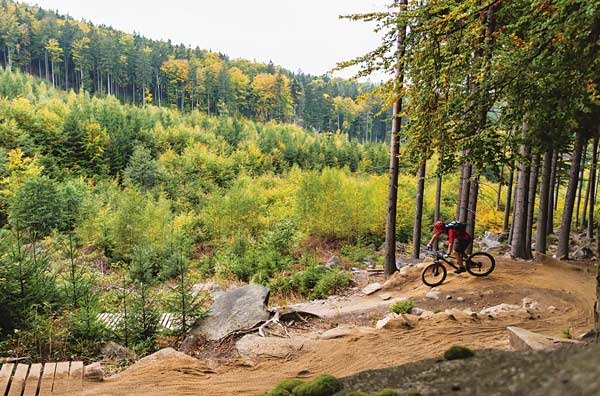 Enjoy a 50km off road trail starting in the Bottelary Hills region and end the day with a traditional South African braai