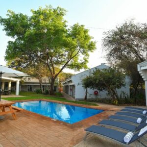 The western side of the falls is perfect to explore on foot and offer excellent restaurants that holiday goers can enjoy
