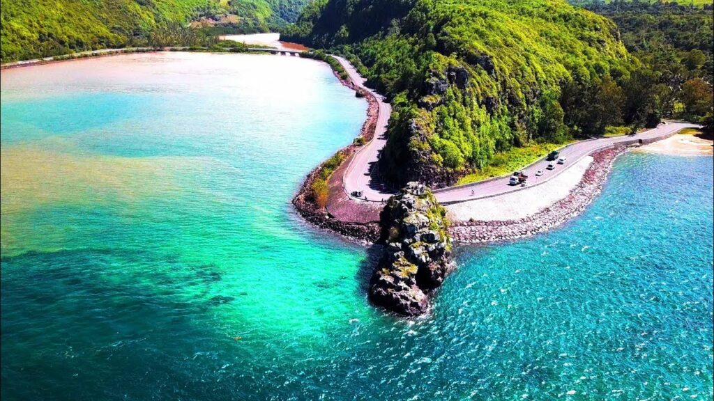The contrasts, colours and tastes make the island so charming that the scene is set for an unforgettable holiday